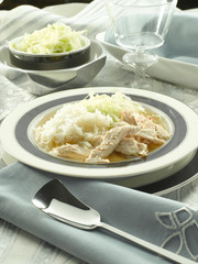 cocinar platos recetas, pollo en salsa con verduras. cook dishes recipes, chicken in sauce with vegetables.
