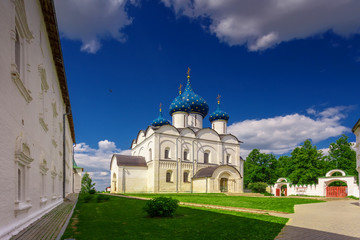 Fototapeta na wymiar Suzdal, a city in Russia. Old churches in the city center