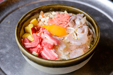 お好み焼き　豚玉　海鮮入り（未調理）