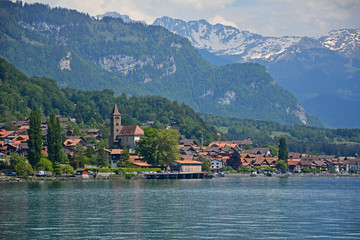 Brienzersee mit dem Dorf Brienz, Kanton Bern