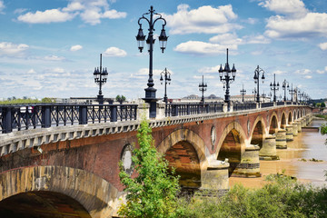 Puente de Piedra de Burdeos