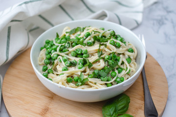 Pasta Alfedo with Green Peas 