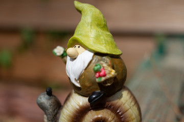 Lutin sur escargot
