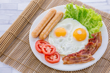 Egg pan with sausage