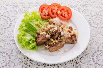 Fried pork with garlic