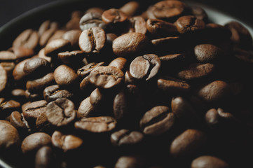 Fototapeta premium Roasted coffee beans background
