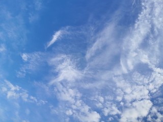 Obraz premium Blue sky background with clouds