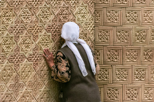 Allphotokz Mausoleum Aisha Bibi 20060523 7561 20D S