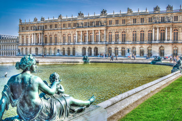 Fototapeta na wymiar château de Versailles, jardin et statue