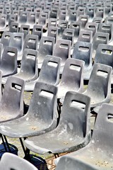 Fototapeta premium Leere Stühle