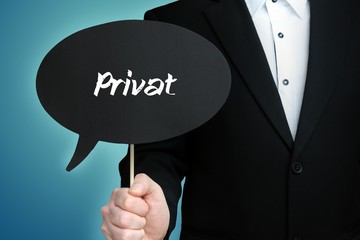 Privat. Anwalt hält Sprechblase mit Text in der Hand. Mann zeigt Schild mit Beschriftung. Konzept für Recht, Gesetz, Rechtsprechung