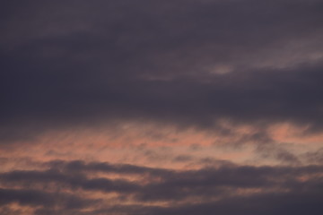 Dämmerung am Himmel mit Abendrot