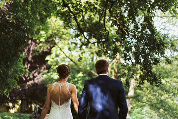 photo of a married couple in the forest