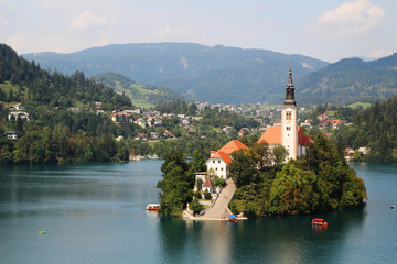 Obraz premium Lake Bled, view from the embankment, Slovenia