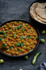 Green Chana Masala with Roti/ Hare channe ki sabzi