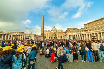 La Basilica di San Pietro in Piazza San Pietro, Roma, durante un'udienza generale di Papa Francesco
