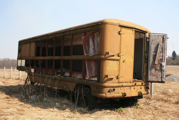 Fototapeta na wymiar an old burnt out bus