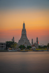 Wat arun (temple of dawn) at twilight, bangkok, thailand 
