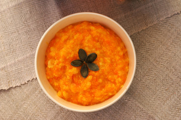 Fresh pumpkin porridge, pumpkin seeds. Eat pumpkin. Yummy !!!