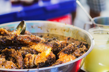 Wild honeycomb and wild honey are needed for consumption and herbal medicine mix because wild honey has nutritional benefits.Wild bees and wild honey were placed on the market.