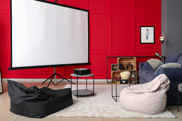 Obraz premium Wnętrze sali z projektorem wideo