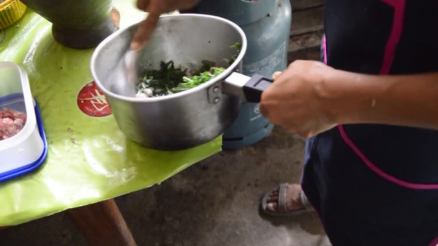 Cooking Spicy Paco Fern Salad 