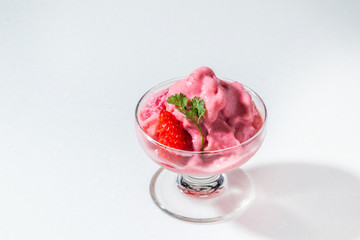 いちごのジェラート　Strawberry fruit gelato
