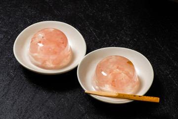 和のスイーツ　Japanese sweets and cherry blossoms