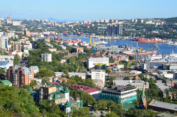 Obraz premium General view of the city of Vladivostok in summer in clear weather