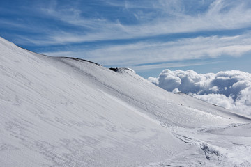Obraz premium Snowy side of a volcano mountain in Sicily