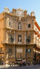 Fototapeta na wymiar Cuatro esquinas, Palermo