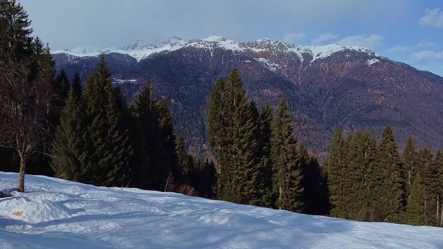 Montagne innevate in inverno