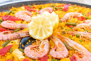 Paella mit Meeresfrüchten 