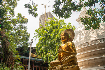 statue of buddha