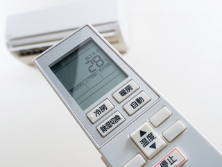 エアコンとリモコン