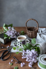 コーヒーとライラックの花