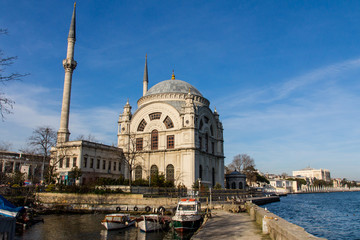 Fototapeta na wymiar View of the Dolmabahçe Mosque in Istanbul. Turkey