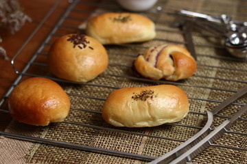 Little chocolate bread with chocolate melting cake 