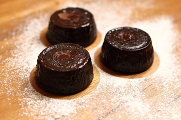Little chocolate bread with chocolate melting cake 