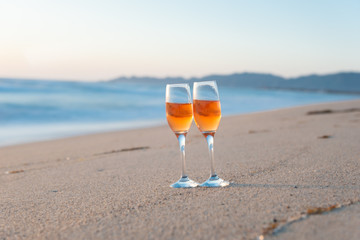 夕日とワイングラス