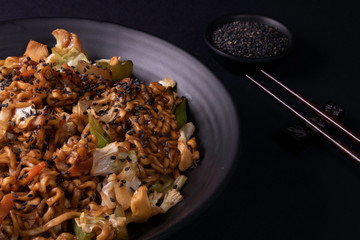traditional yakisoba in black bowl