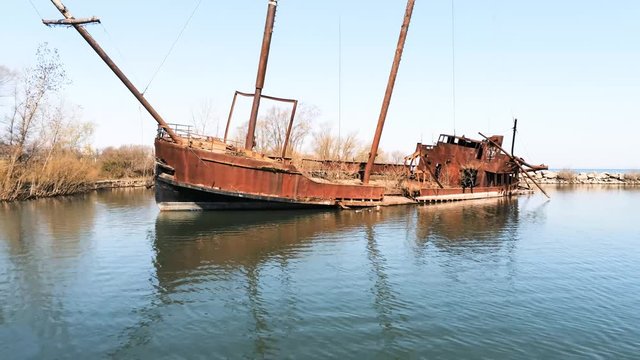 Drone zoom in to shipwreck