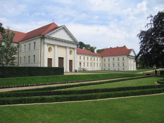 Fototapeta na wymiar Schlosstheater im Kavalierhaus Schloss Rheinsberg am Grienericksee Ostprignitz-Ruppin mit Schlossgarten