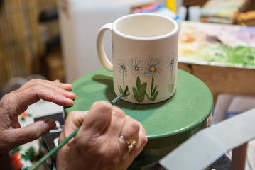 painting ceramics