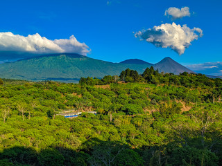 Volcán de Izalco cerro verde y volcán de Santa Ana visto desde mirador de Salcaotitan Sonsonate El Salvador