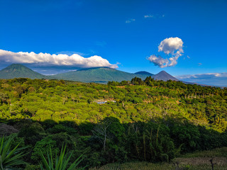 Volcán de Izalco cerro verde y volcán de Santa Ana visto desde mirador de Salcaotitan Sonsonate El Salvador