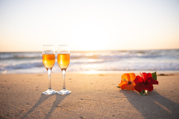 夕日とワイングラス