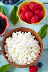 cottage cheese and berries