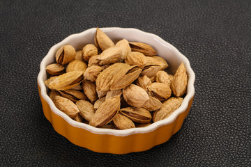 Unpeeled Almonds nuts