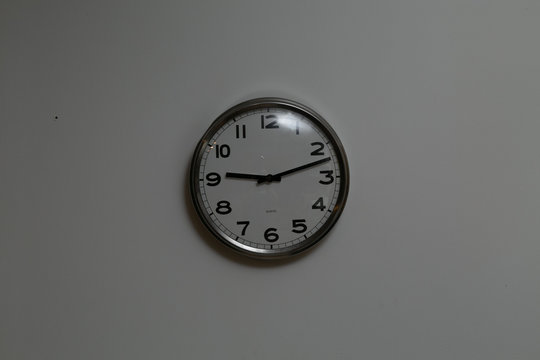 Clock wall